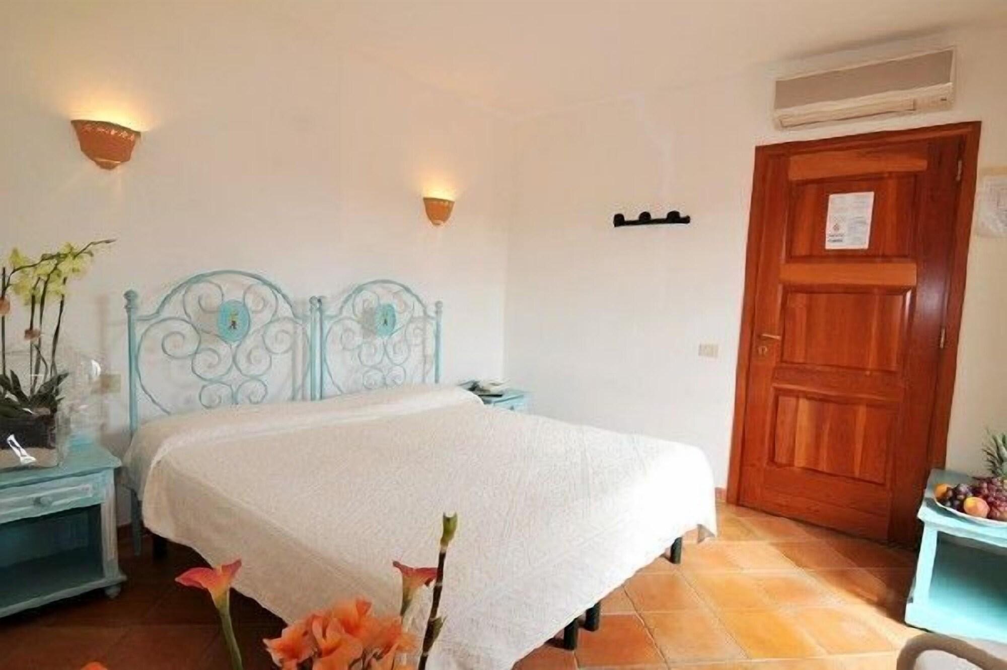 Hotel Il Piccolo Golf Porto Cervo Exterior photo