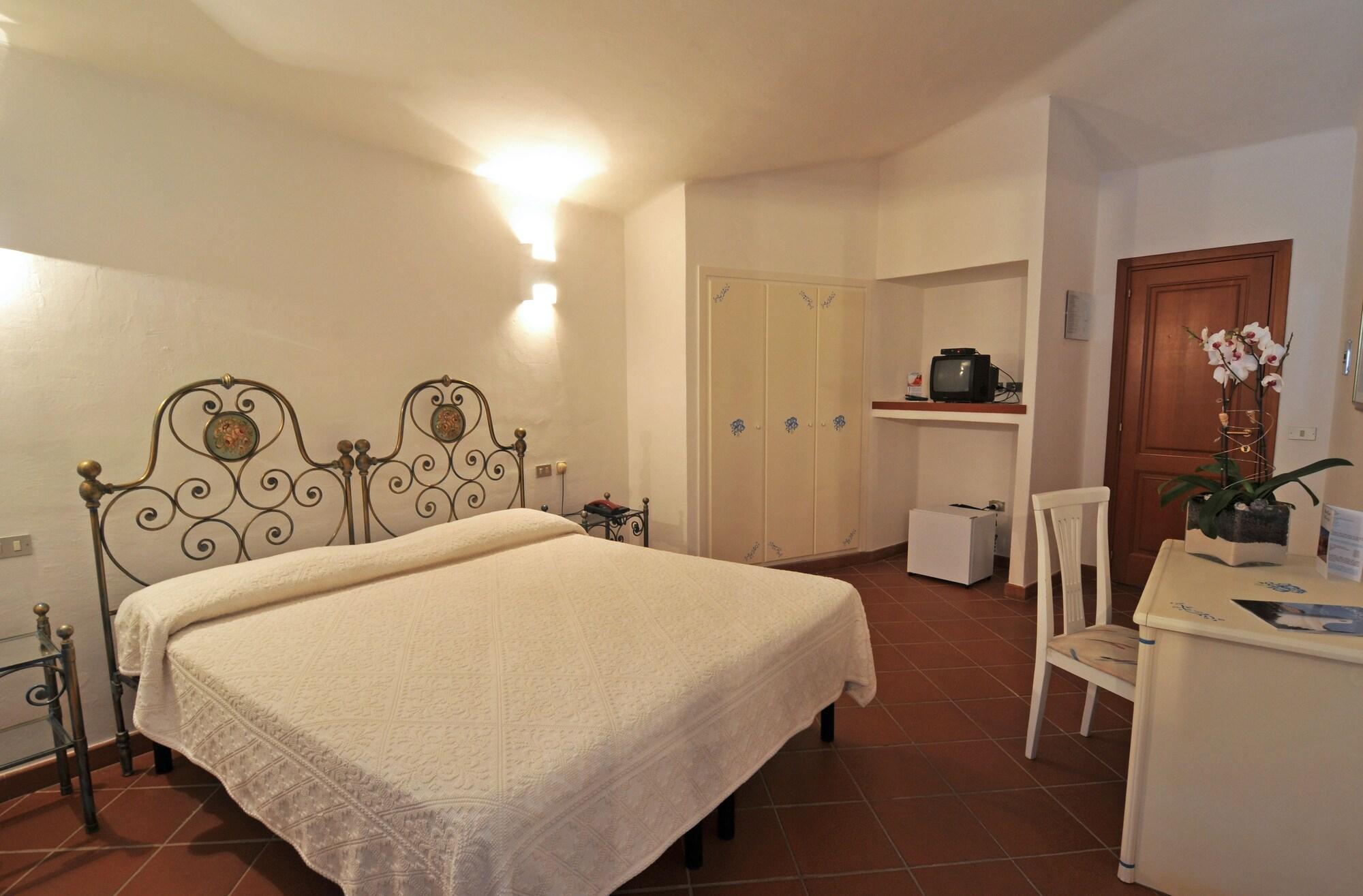 Hotel Il Piccolo Golf Porto Cervo Exterior photo