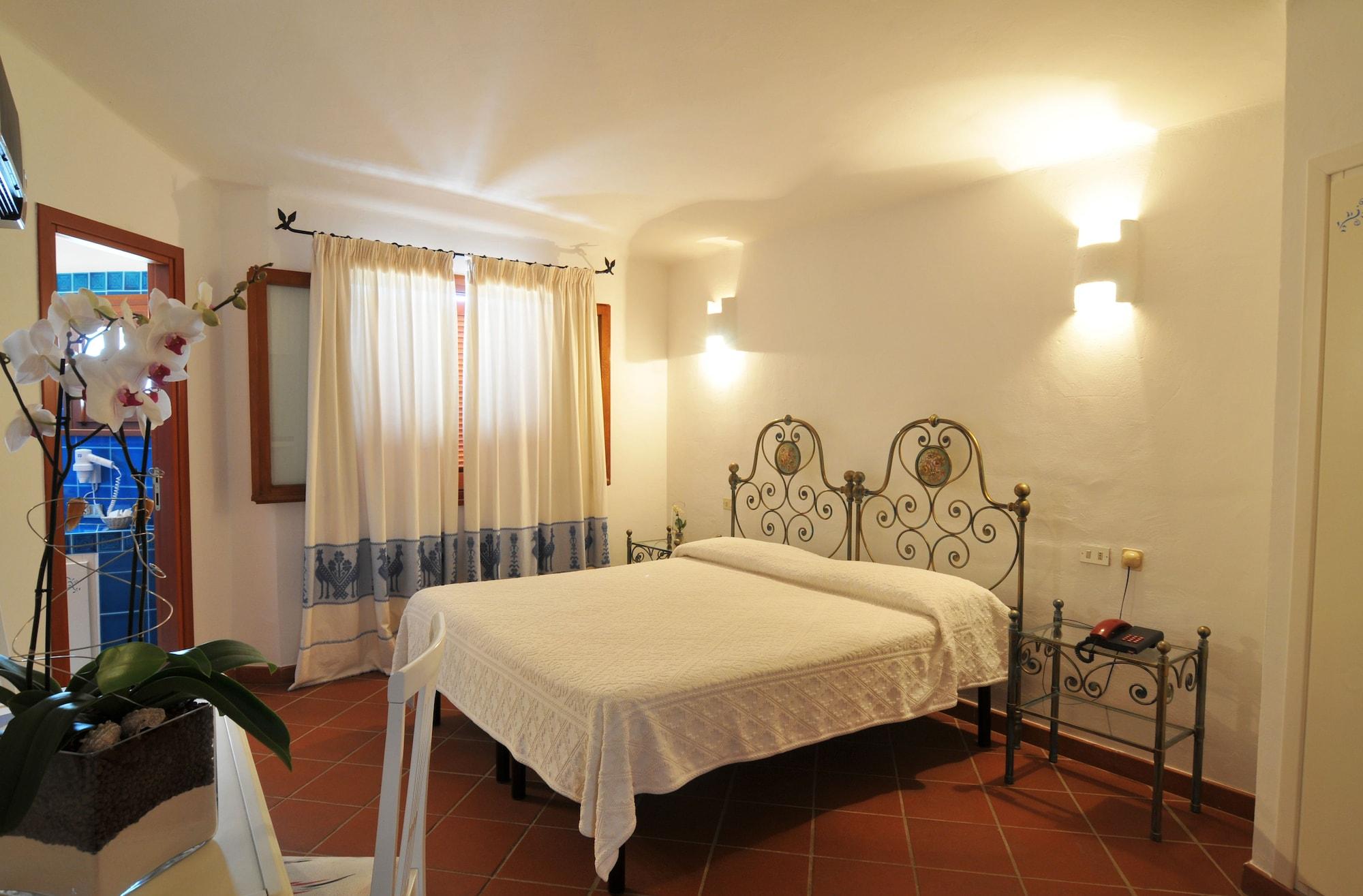 Hotel Il Piccolo Golf Porto Cervo Exterior photo