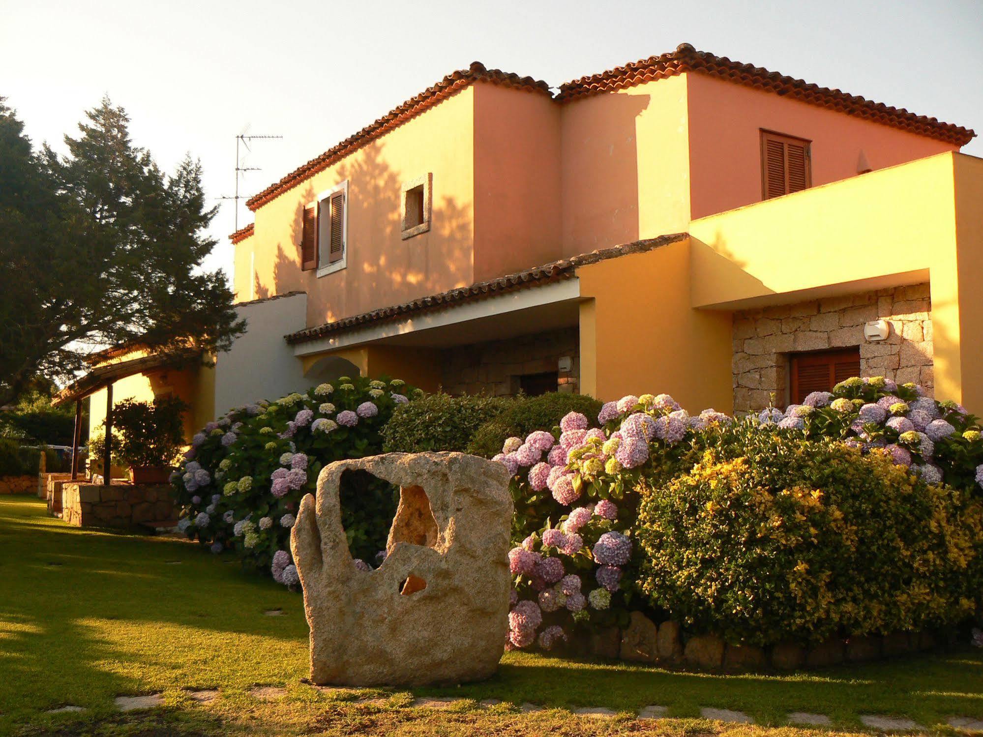 Hotel Il Piccolo Golf Porto Cervo Exterior photo