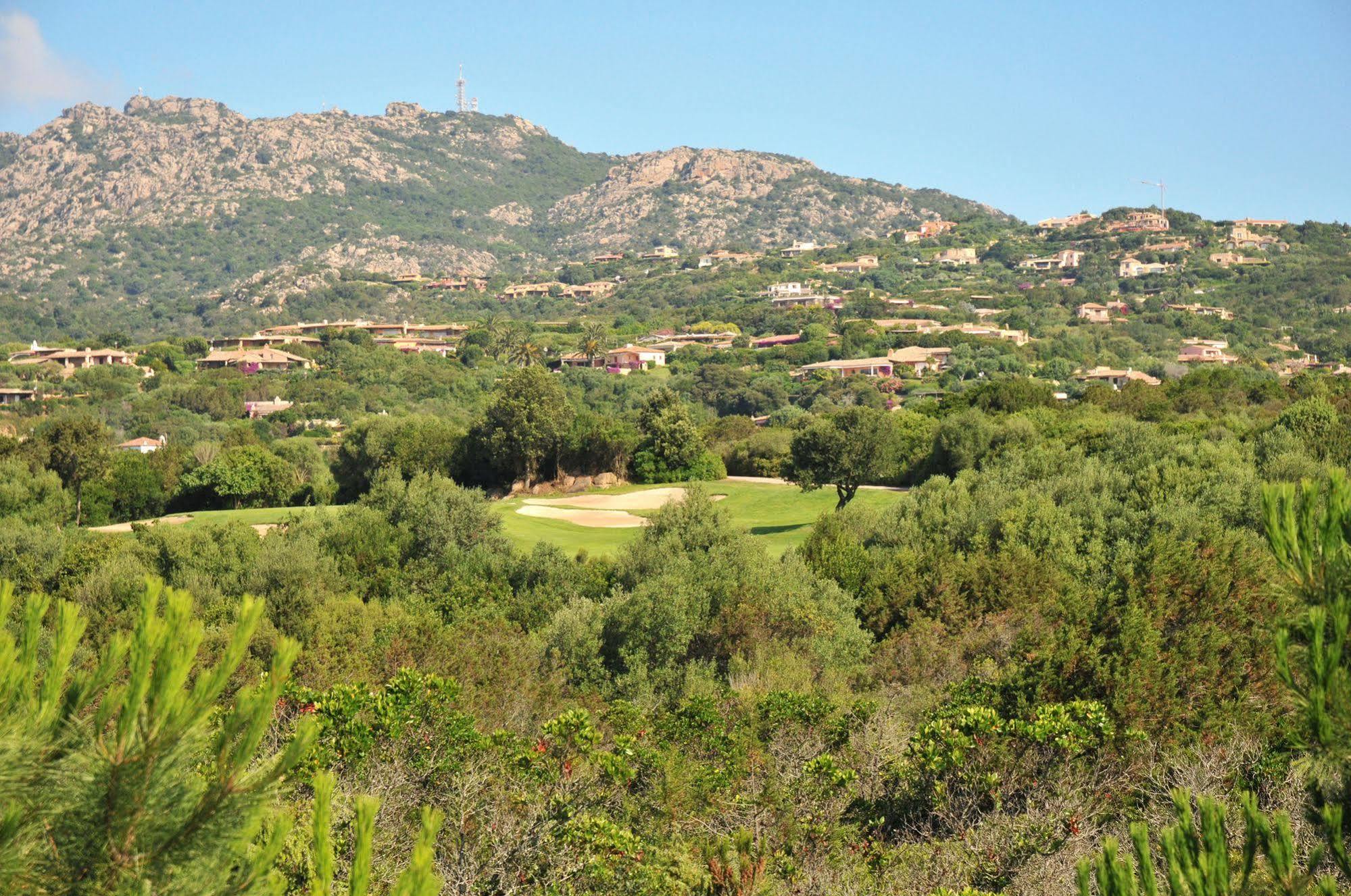 Hotel Il Piccolo Golf Porto Cervo Exterior photo
