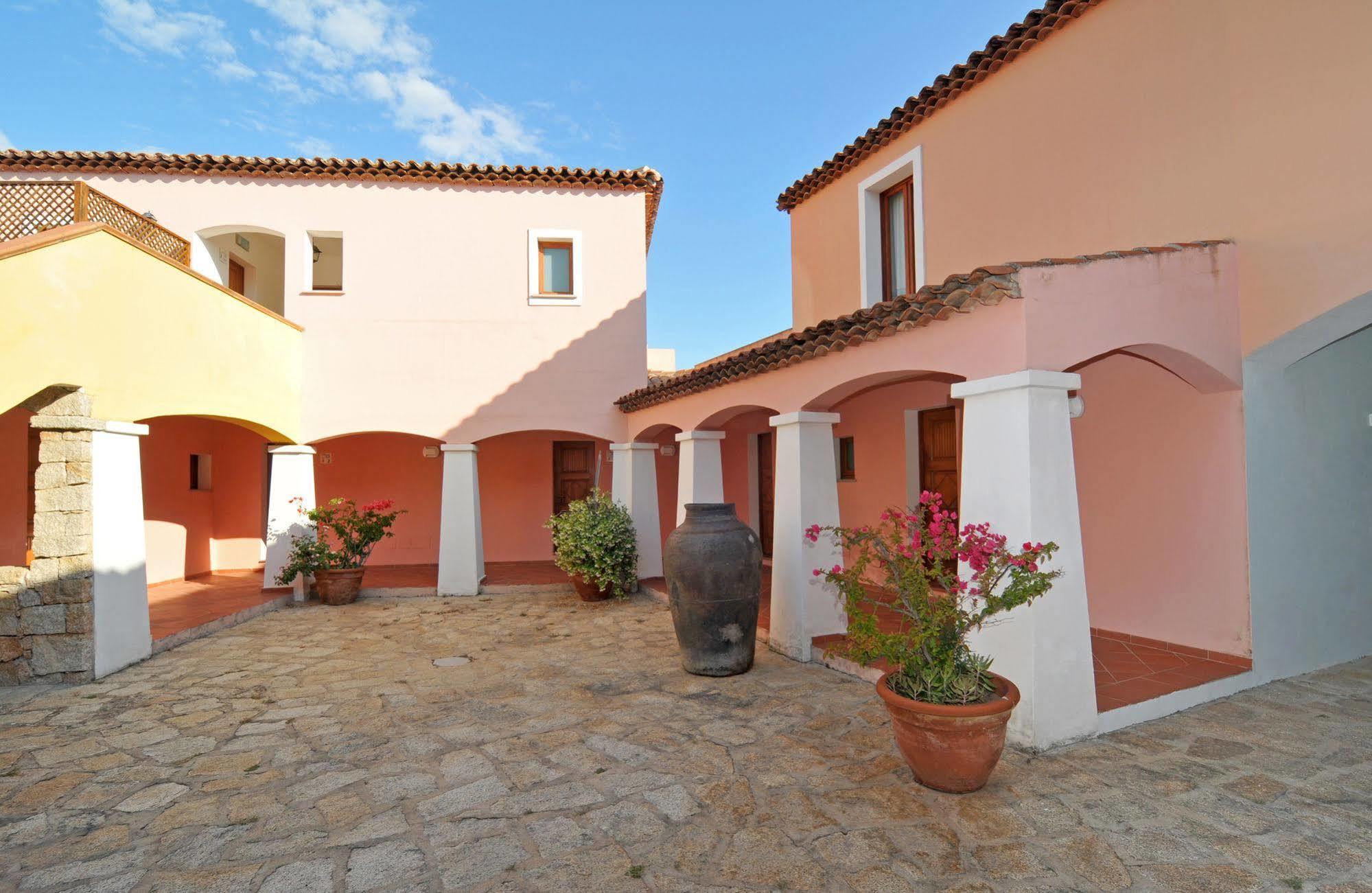 Hotel Il Piccolo Golf Porto Cervo Exterior photo