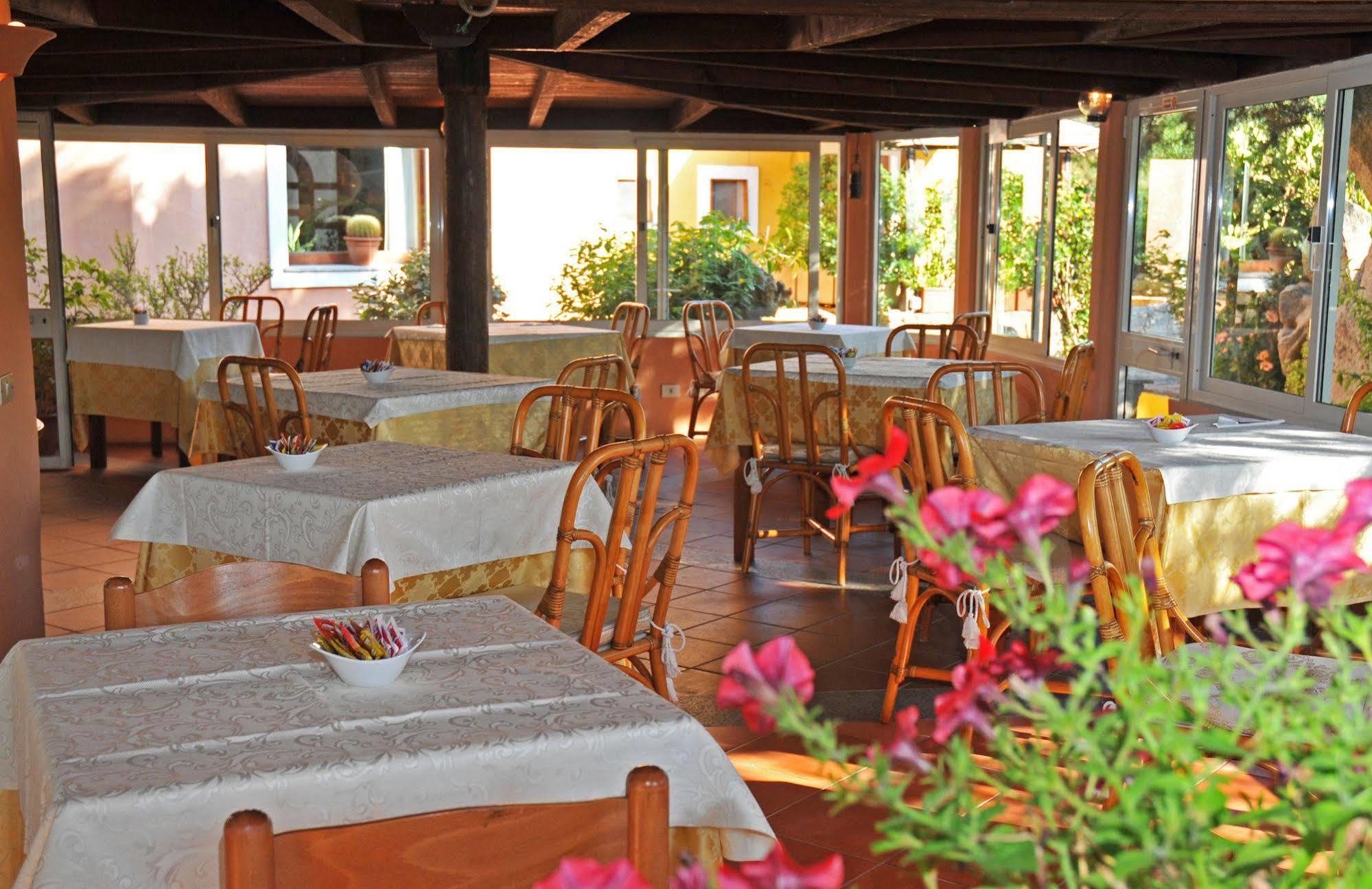 Hotel Il Piccolo Golf Porto Cervo Exterior photo