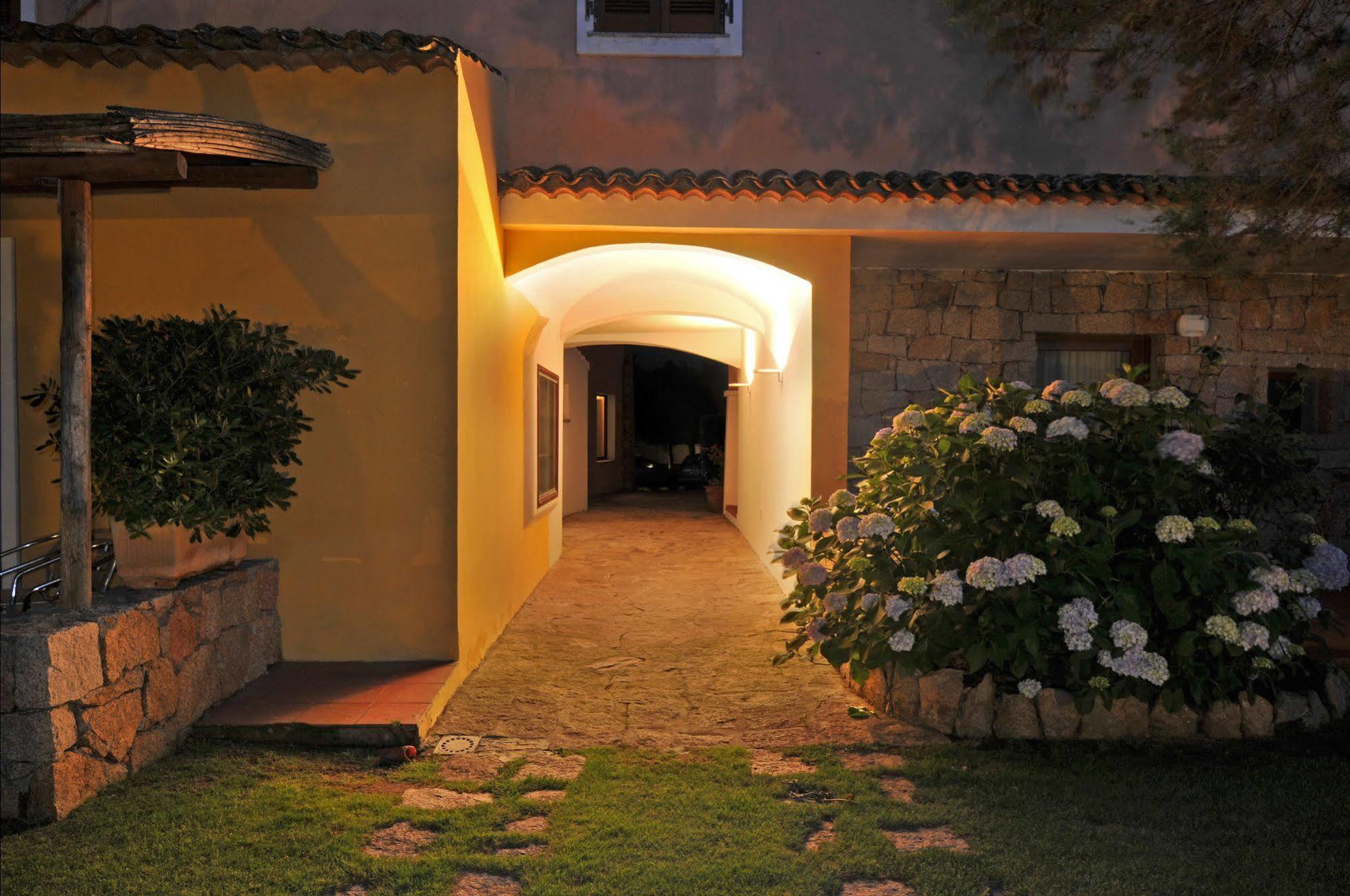 Hotel Il Piccolo Golf Porto Cervo Exterior photo