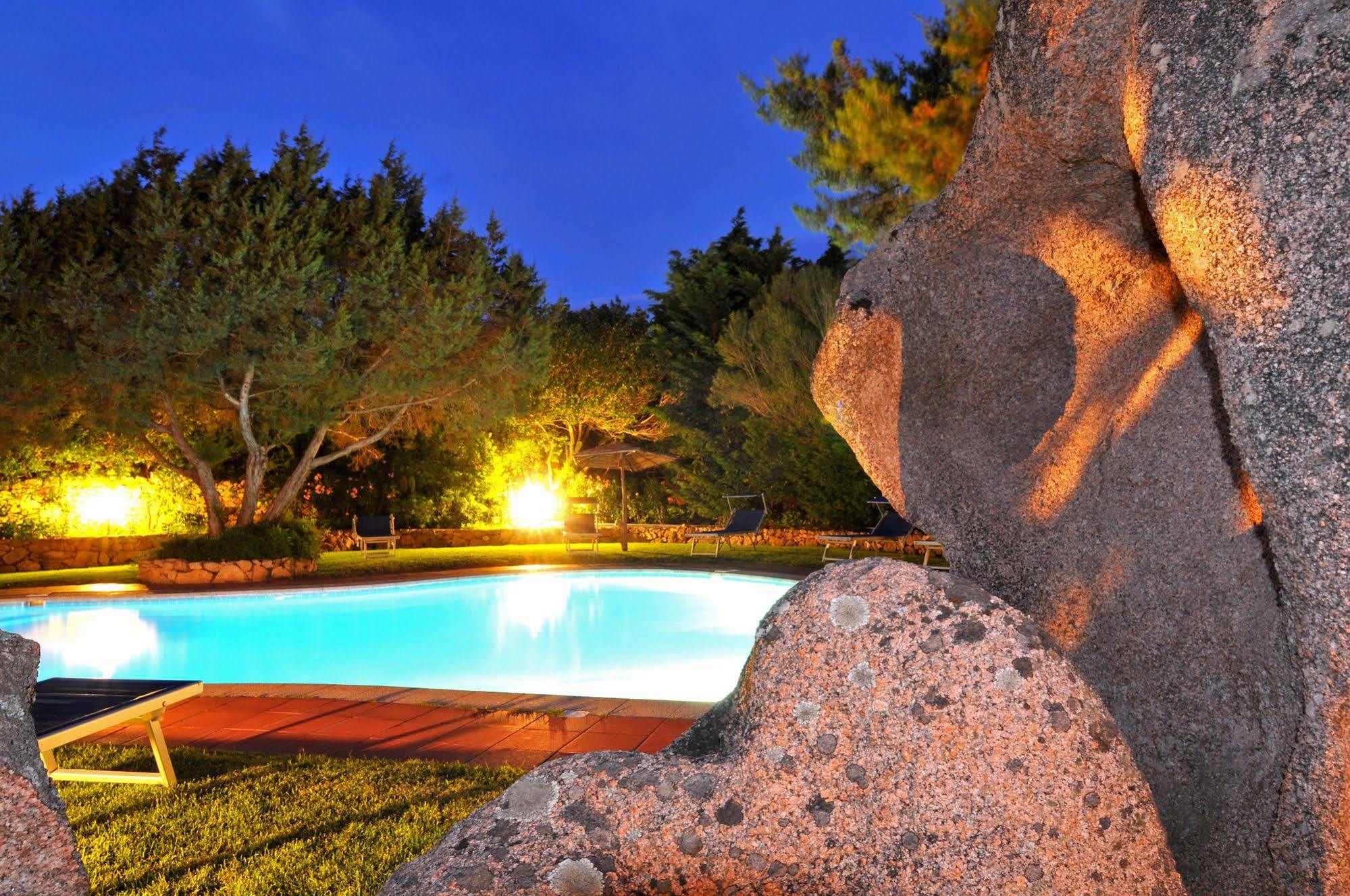 Hotel Il Piccolo Golf Porto Cervo Exterior photo